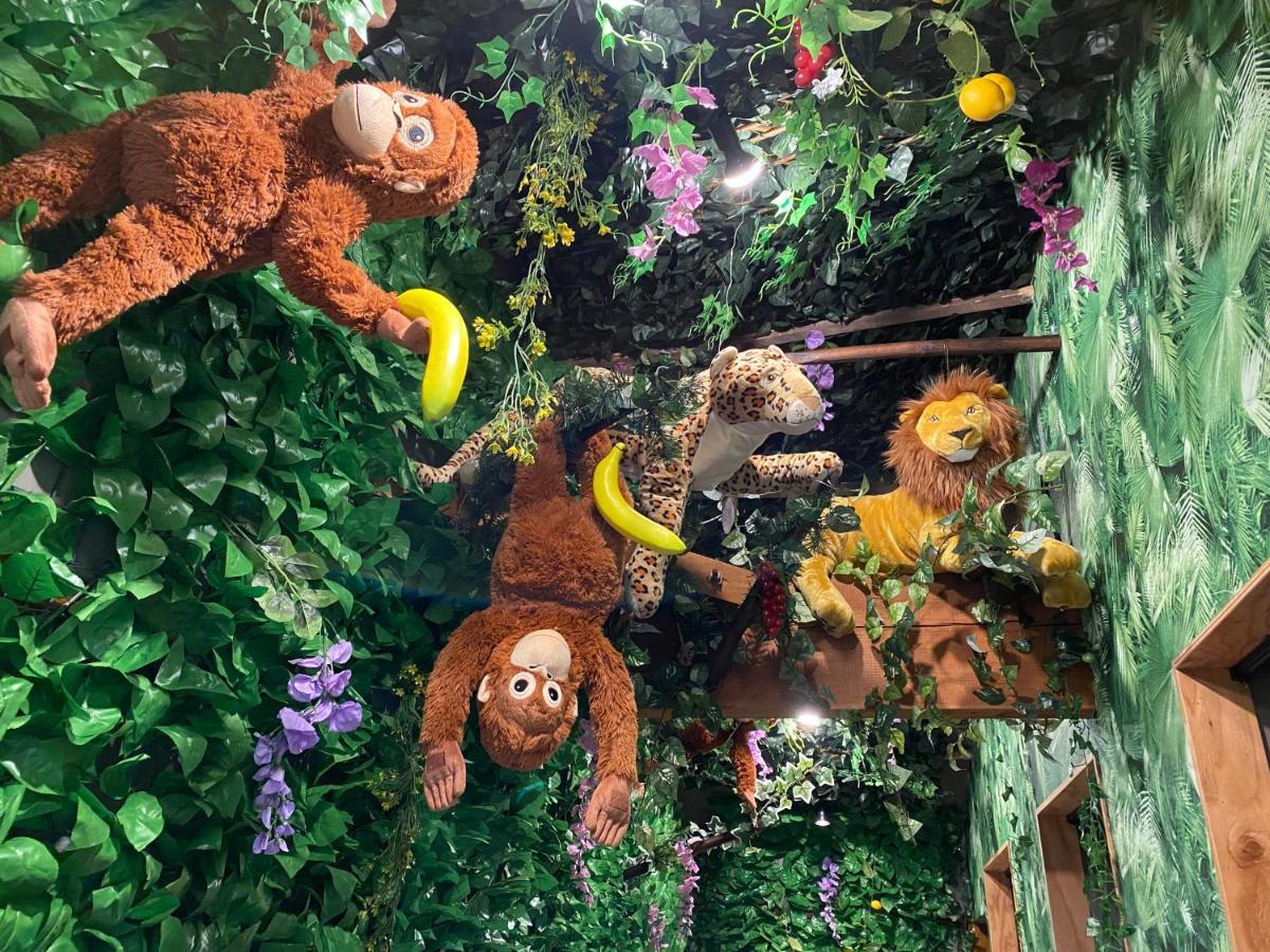 Hotel Jungle Fun Fun أوساكا المظهر الخارجي الصورة